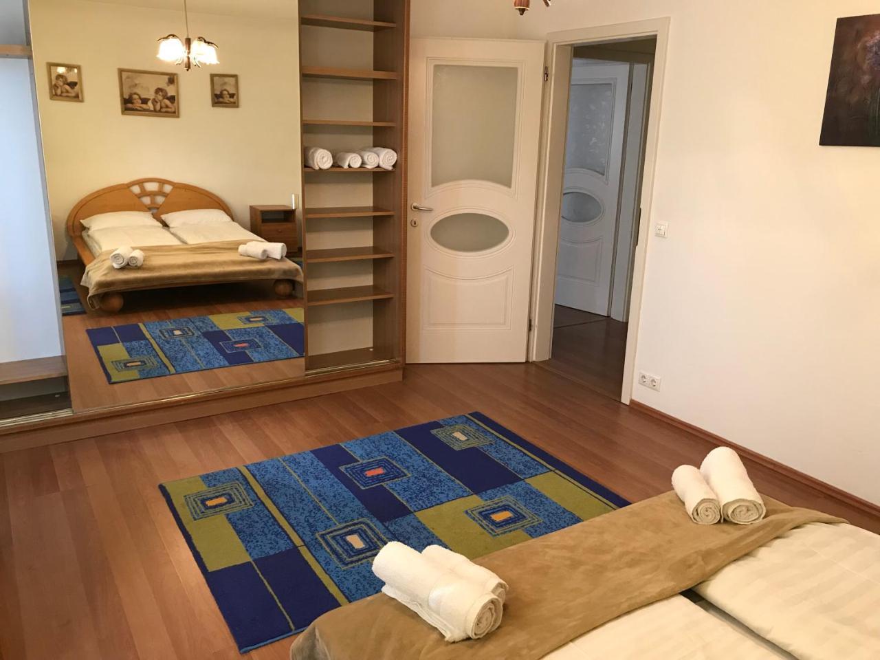 Lotusz Apartments In Ньїредьгаза Екстер'єр фото