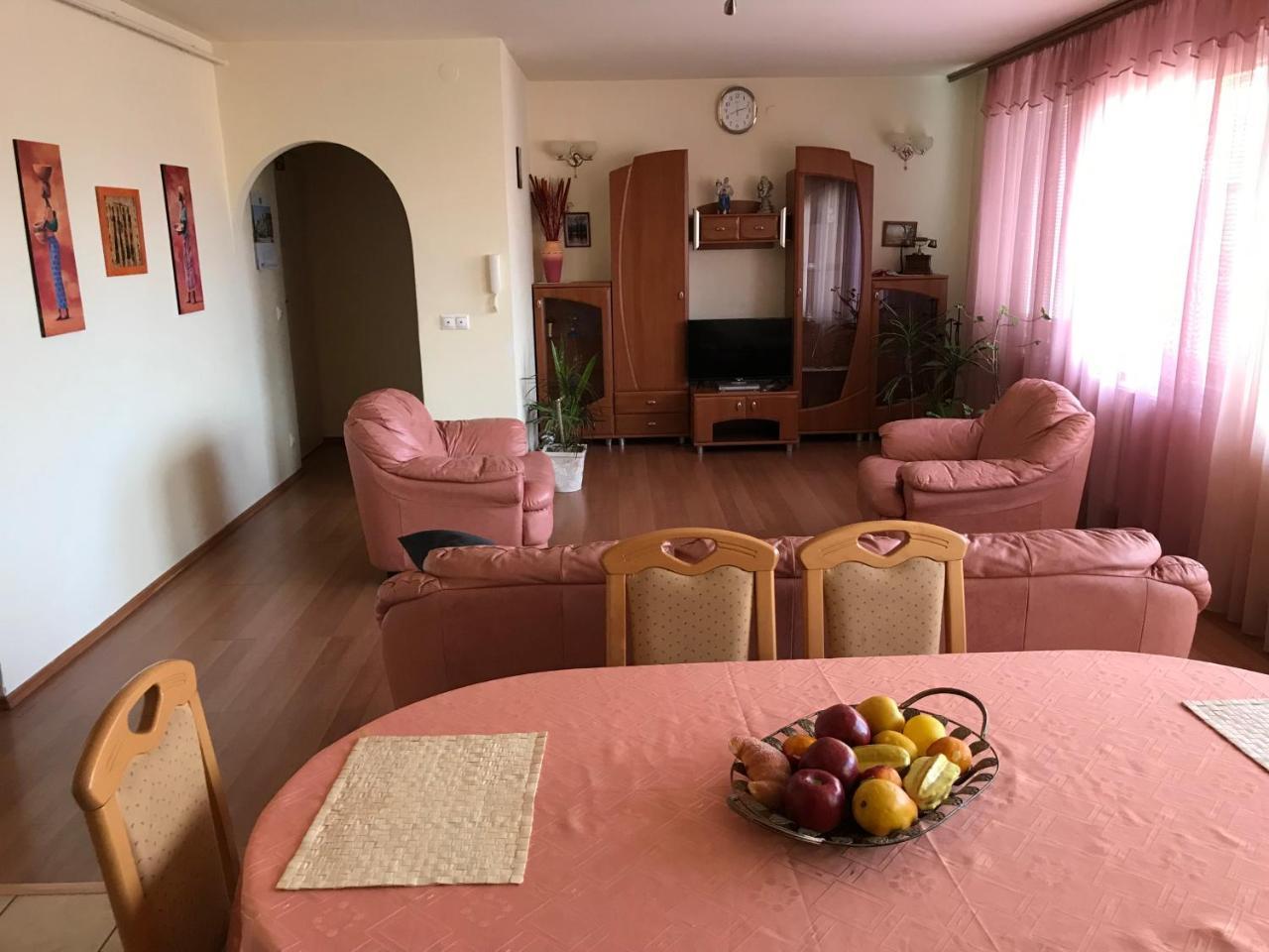 Lotusz Apartments In Ньїредьгаза Екстер'єр фото