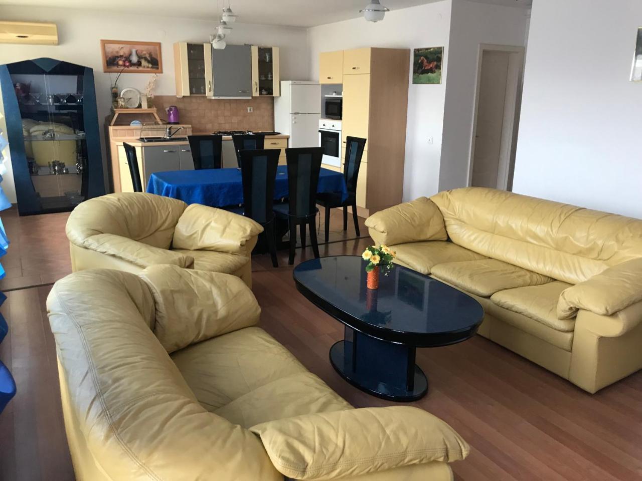 Lotusz Apartments In Ньїредьгаза Екстер'єр фото
