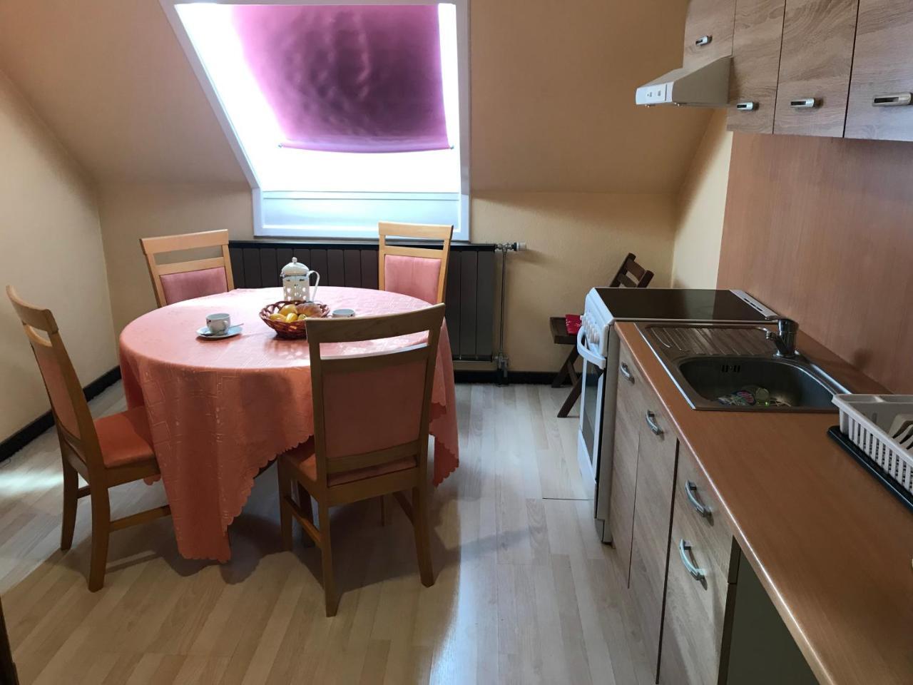 Lotusz Apartments In Ньїредьгаза Екстер'єр фото