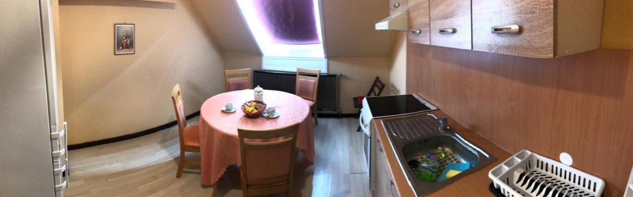 Lotusz Apartments In Ньїредьгаза Екстер'єр фото